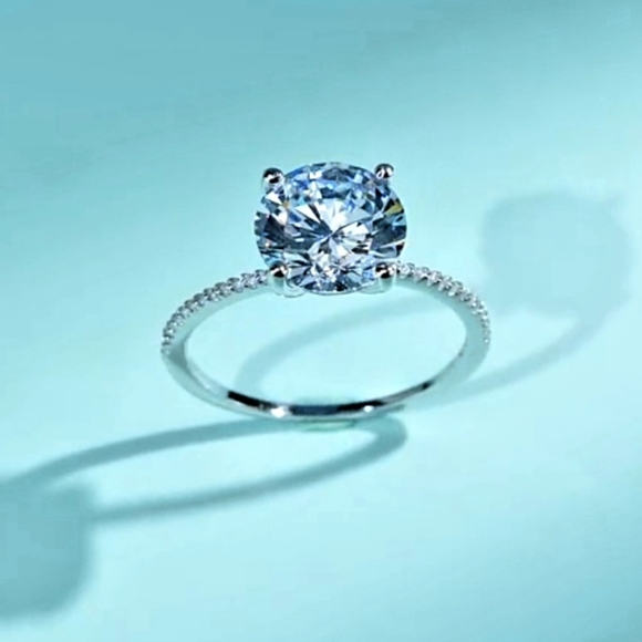 3 Carat Cubic Zirconia Silver Ring - Picture 5 of 7